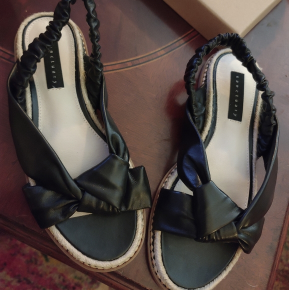 Sandals - Picture 2 of 3